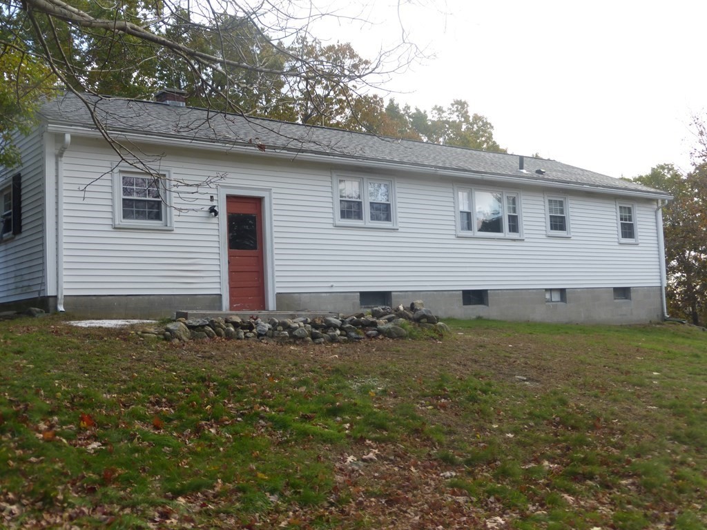 116 Heywood Road Sterling, MA 01564 - Photo 4 of 28 Gallery Image 4