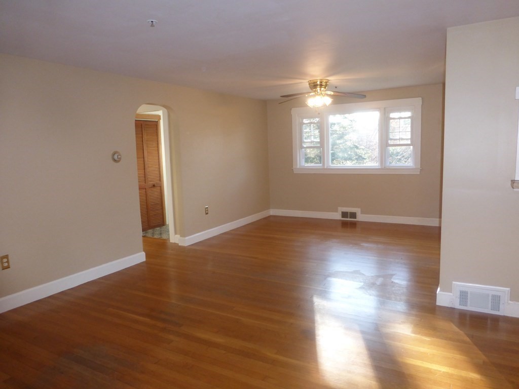 116 Heywood Road Sterling, MA 01564 - Photo 8 of 28 Gallery Image 8