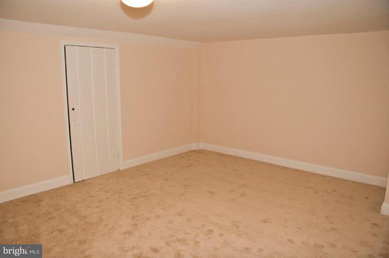 1303 Crofton Road Baltimore, MD 21239 - Photo 8 of 17