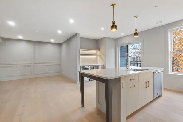 $865,000 | 59 Spear Street, Unit 302, Quincy, MA 02169