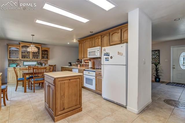 2318 North Chelton Road Colorado Springs, CO 80909 - Photo 11 of 25 Gallery Image 11