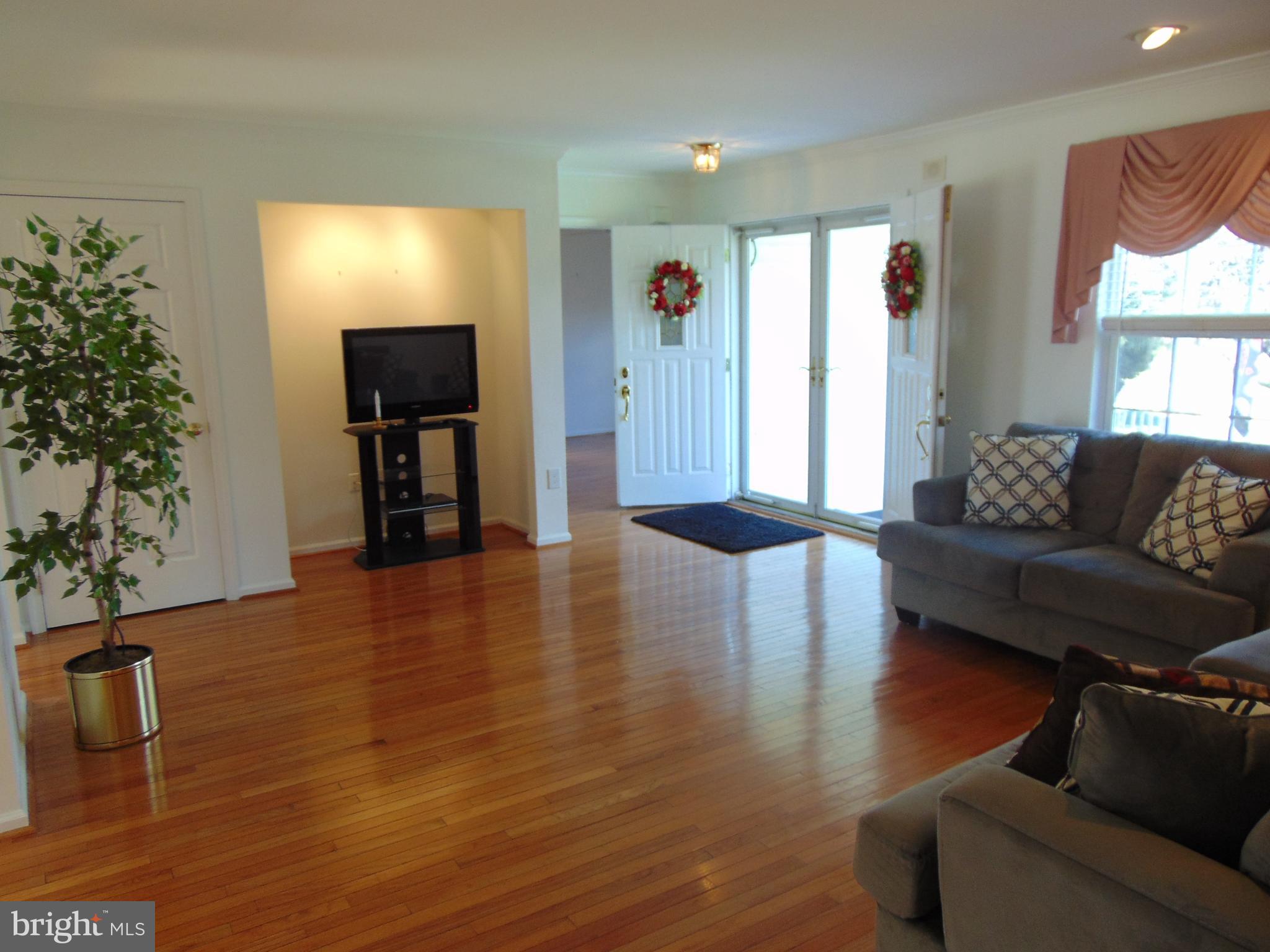1176 Church Road Springfield, PA 19064 - Photo 27 of 37 Gleaming Hardwood flooring