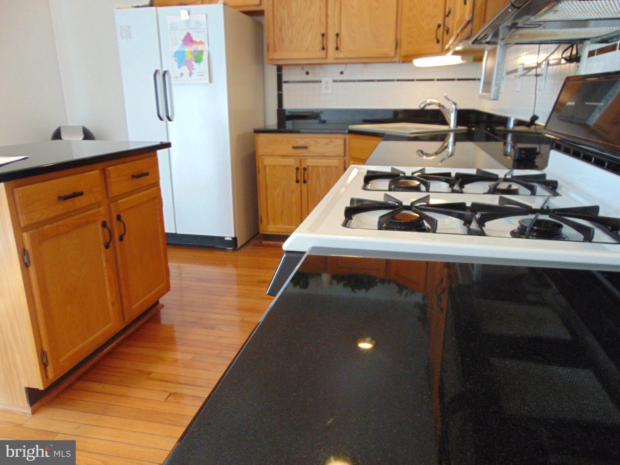 1176 Church Road Springfield, PA 19064 - Photo 4 of 37 Gas Stove in Kitchen