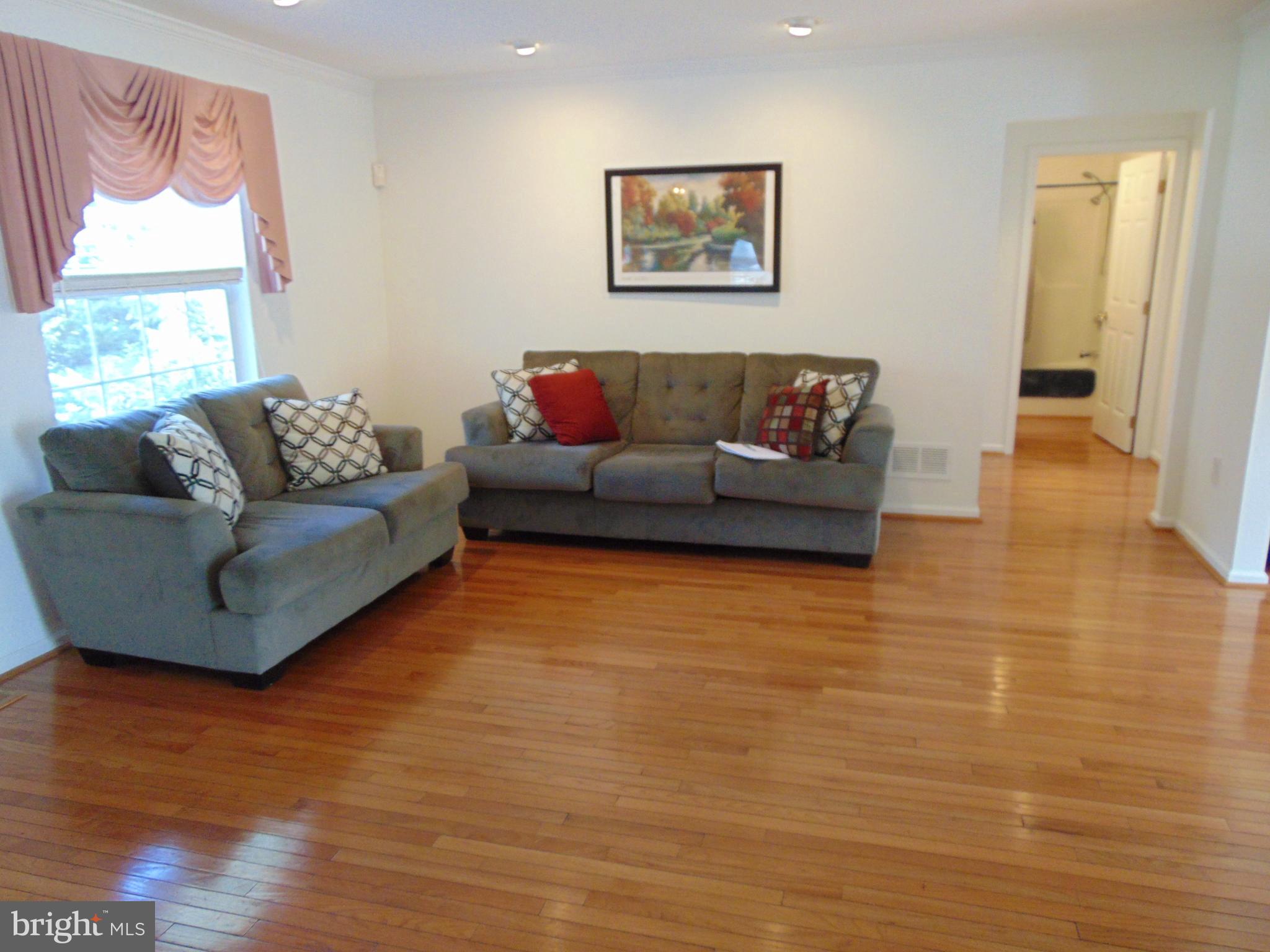 1176 Church Road Springfield, PA 19064 - Photo 7 of 37 Hardwood floors throughout!