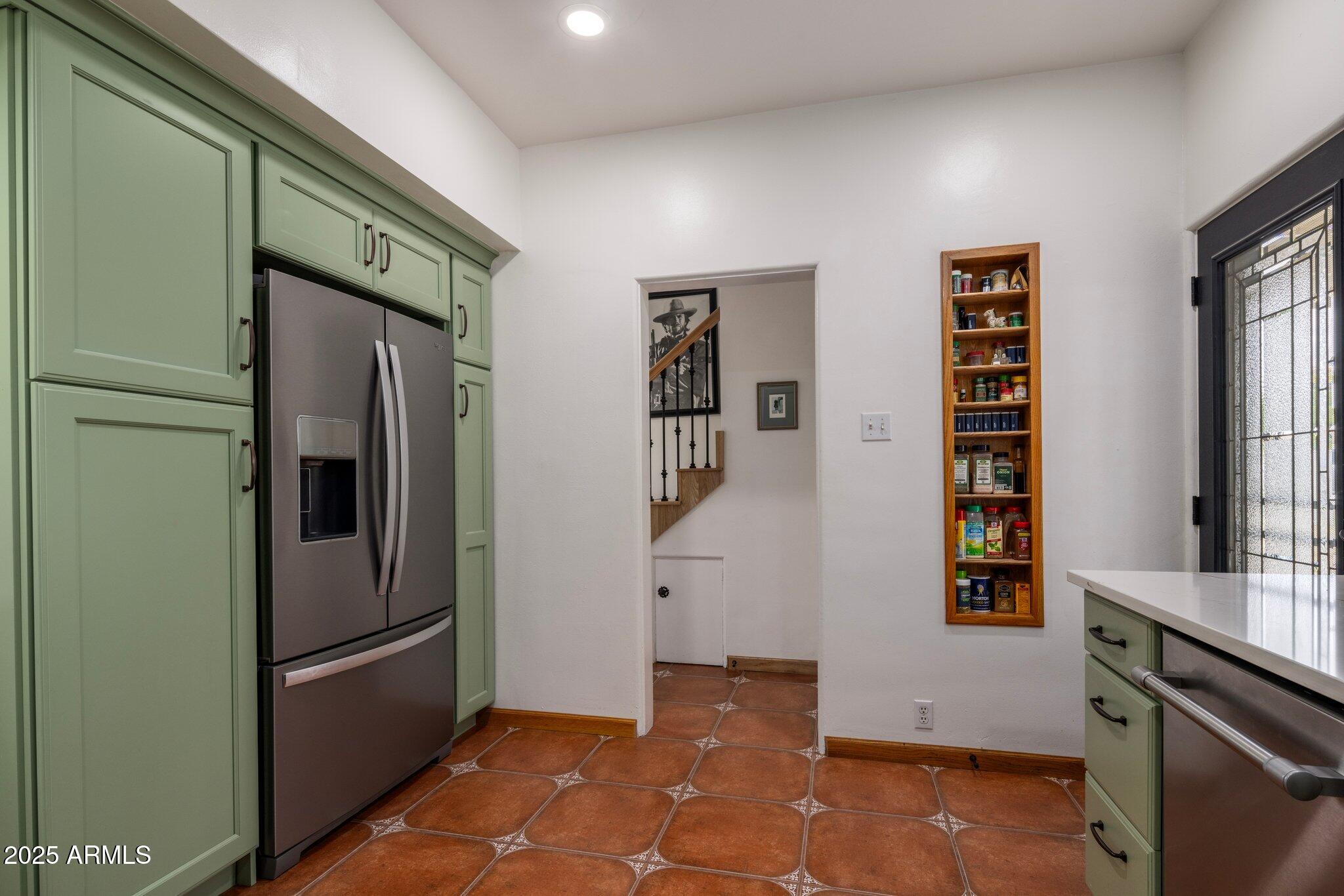 55 East Pierson Street Phoenix, AZ 85012 - Photo 13 of 26 a view of kitchen with windows