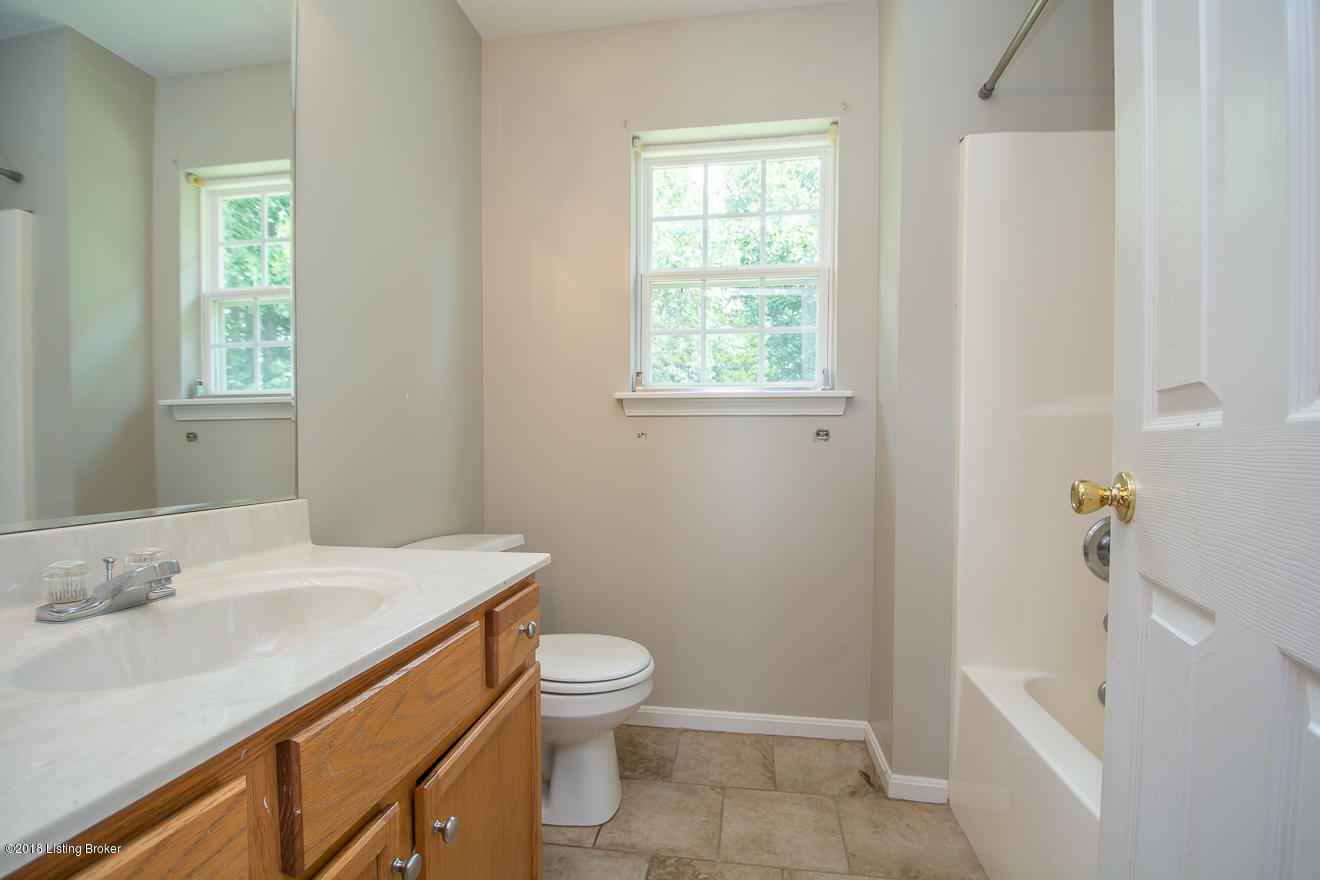 6505 Harrogate Road Louisville, KY 40229 - Photo 21 of 29 Full Bath