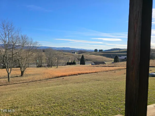 $288,000 | 36091 Glove Drive, Glade Spring, VA 24340