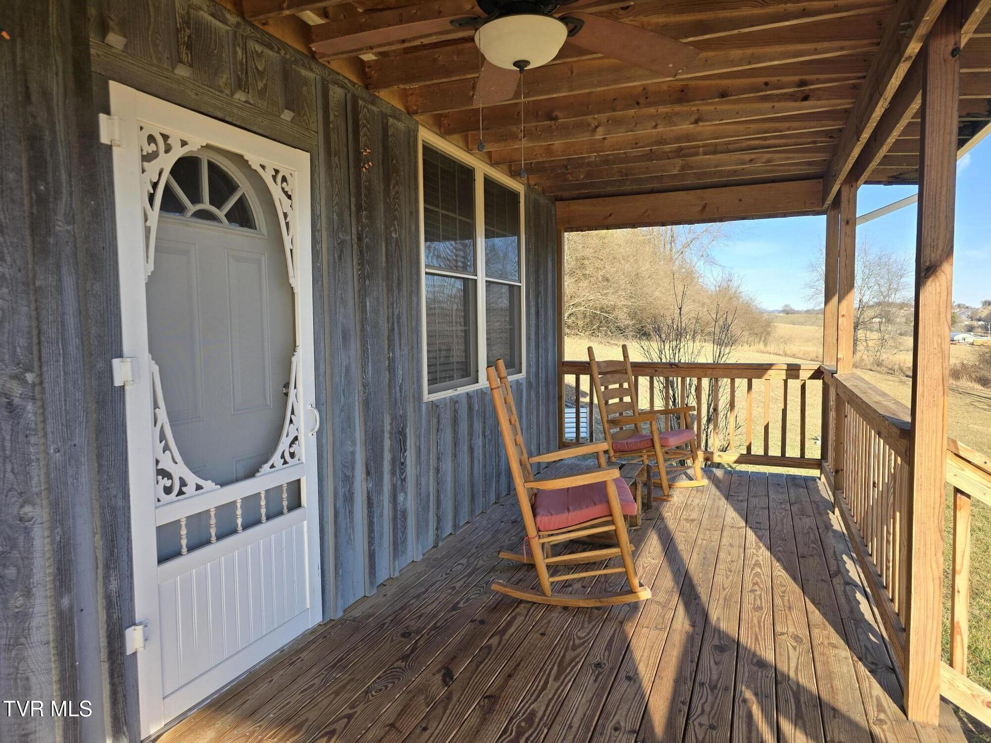 36091 Glove Drive Glade Spring, VA 24340 - Photo 8 of 25 20260123_154832