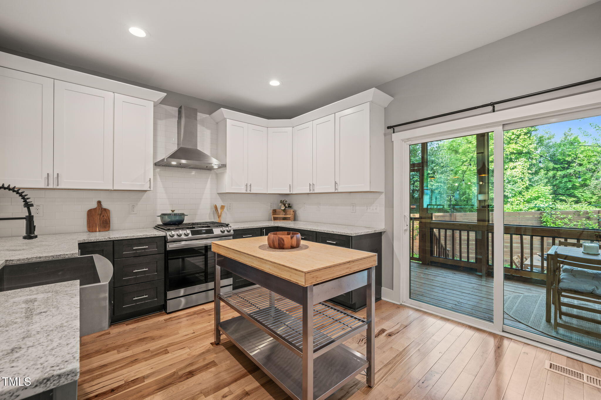 1202 South Bloodworth Street Raleigh, NC 27601 - Photo 14 of 43 14-web-or-mls-DSC00476