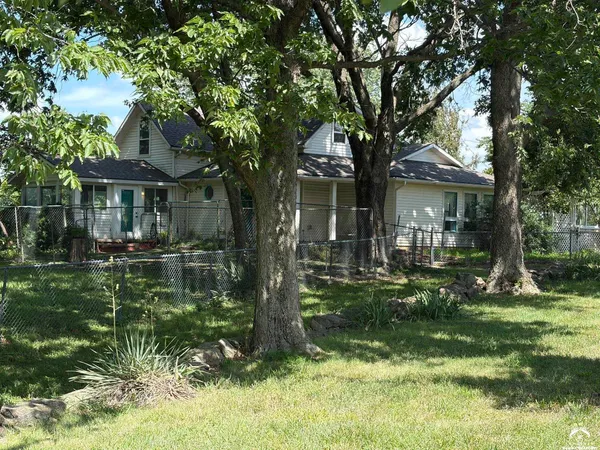 $590,000 | 662 East 1452 Road, Baldwin City, KS 66006
