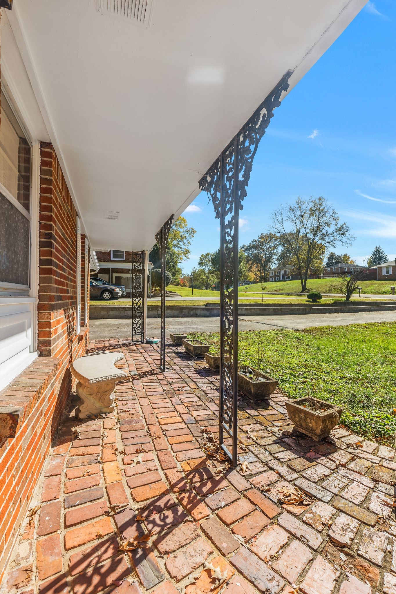 111 Nottingham Place Clarksville, TN 37042 - Photo 2 of 22