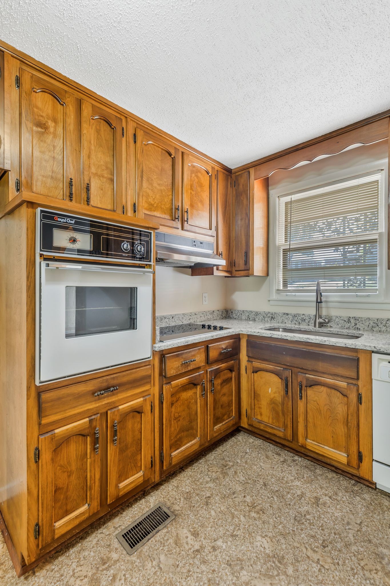 111 Nottingham Place Clarksville, TN 37042 - Photo 4 of 22