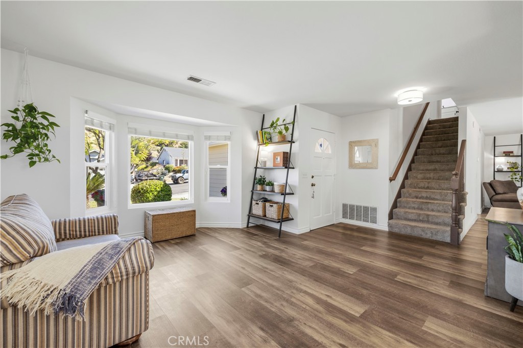 28235 Royal Road Castaic, CA 91384 - Photo 5 of 37 family room