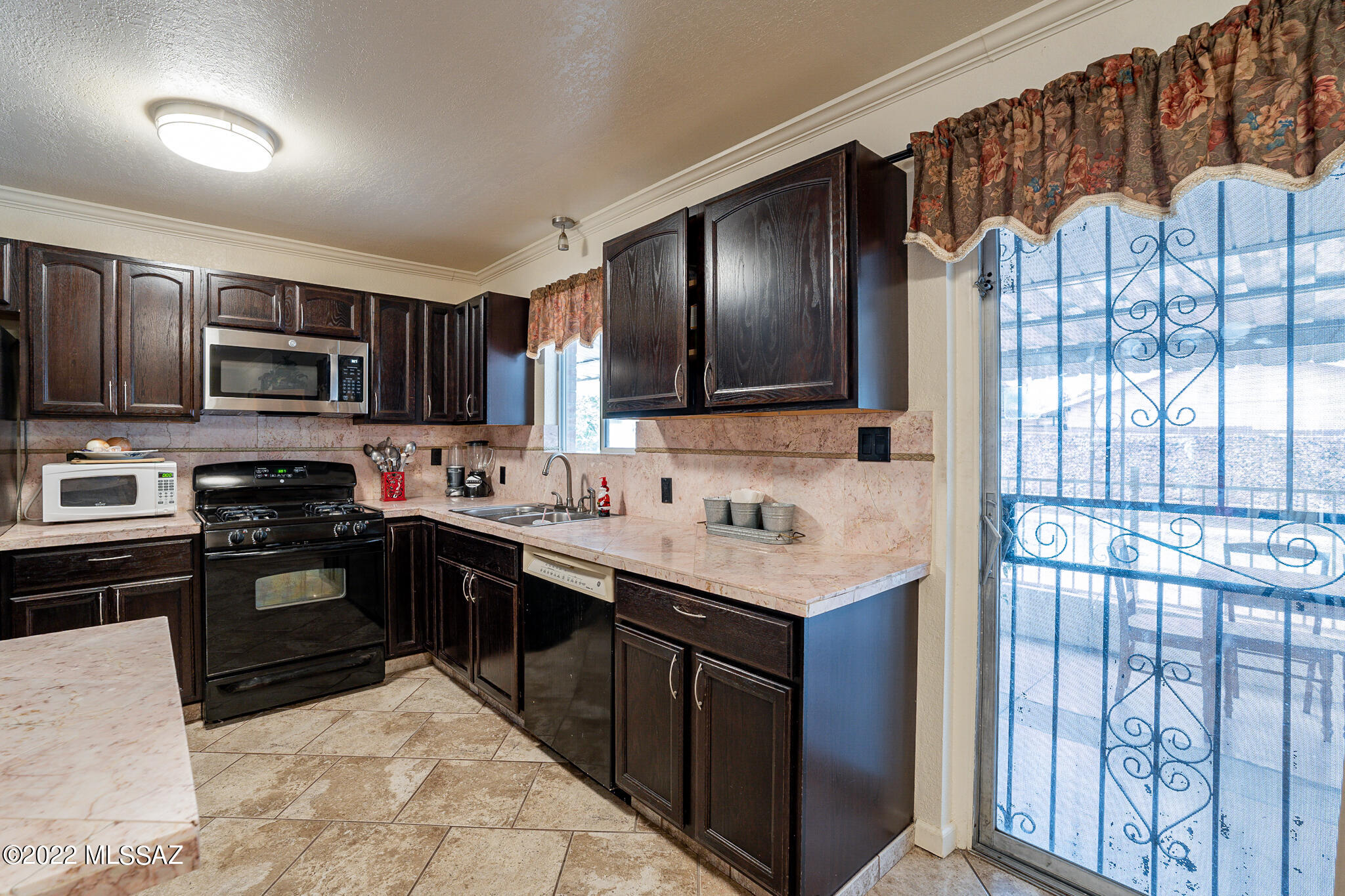 2002 West Merlin Road Tucson, AZ 85713 - Photo 13 of 36