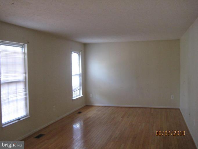 208 Spry Island Road Joppa, MD 21085 - Photo 2 of 10 Living Room