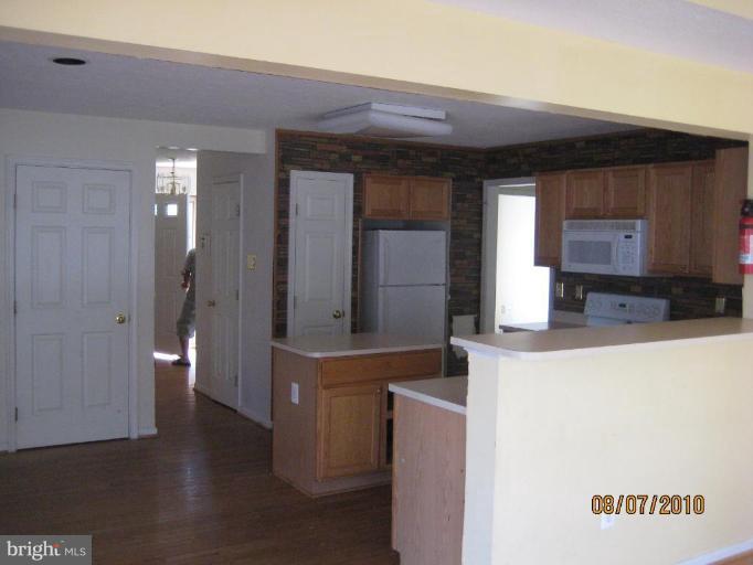 208 Spry Island Road Joppa, MD 21085 - Photo 4 of 10 Kitchen/Dining Room