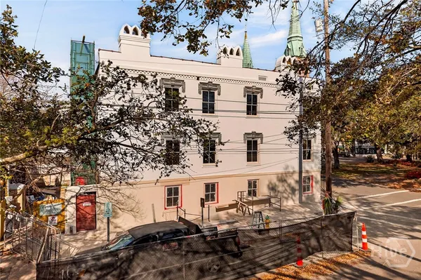 $3,500,000 | 127 East Gordon Street, Savannah, GA 31401