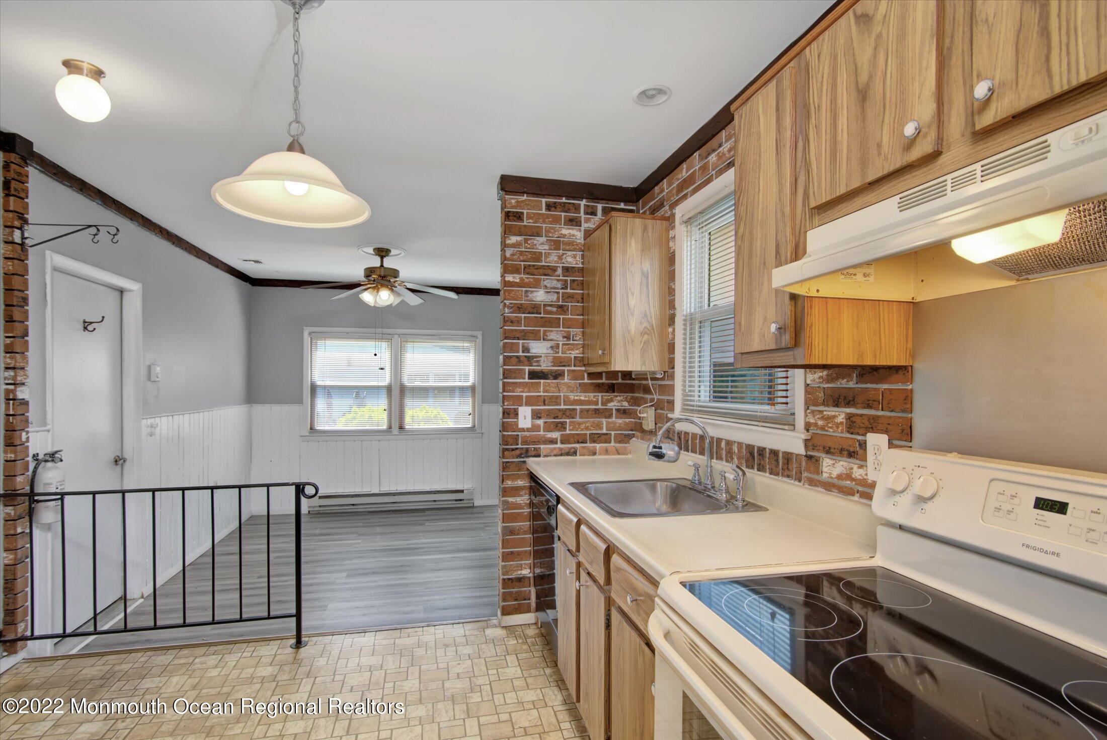55 Hartford Road, Unit 73 Whiting, NJ 08759 - Photo 13 of 29 12-Kitchen