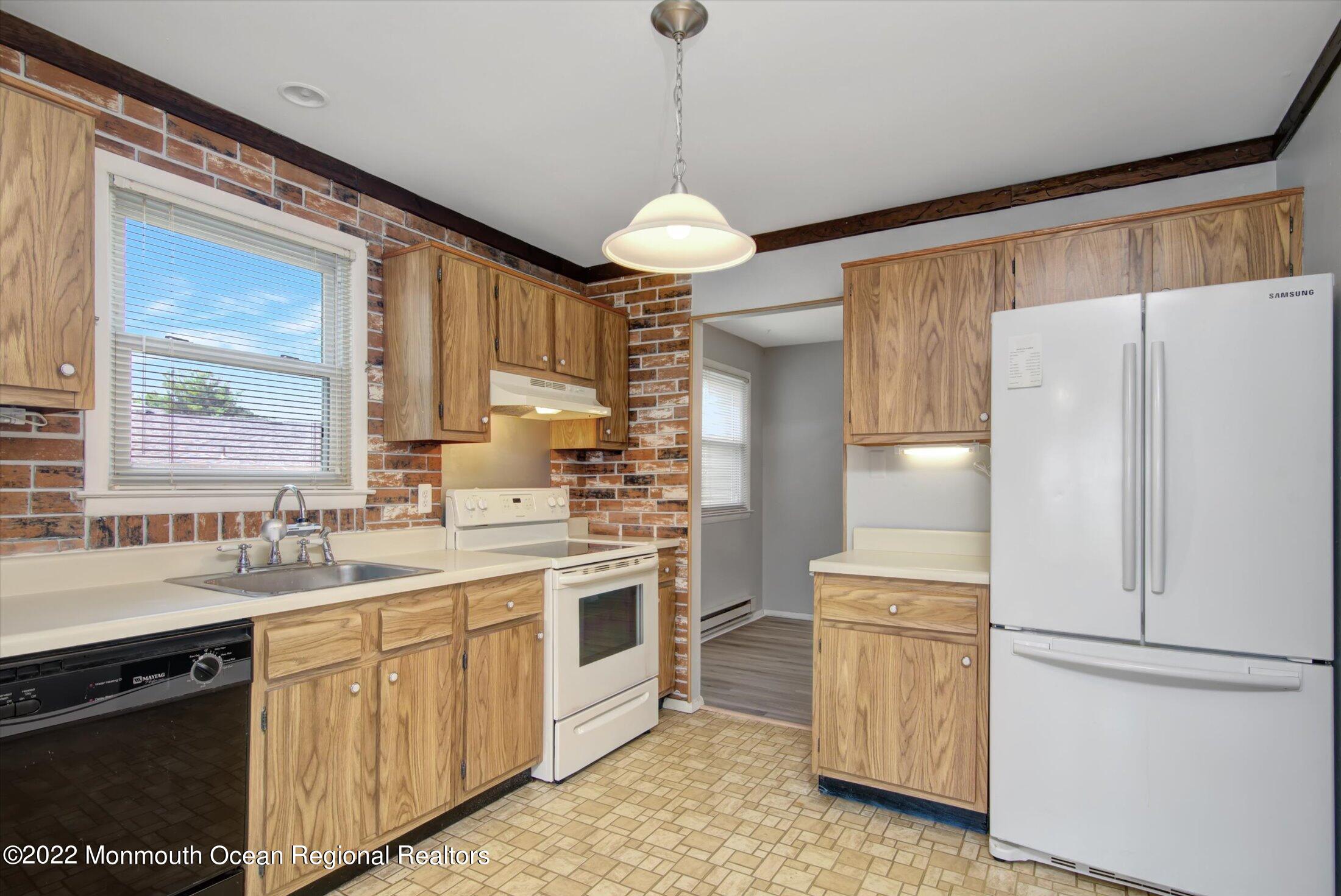 55 Hartford Road, Unit 73 Whiting, NJ 08759 - Photo 16 of 29 15-Kitchen