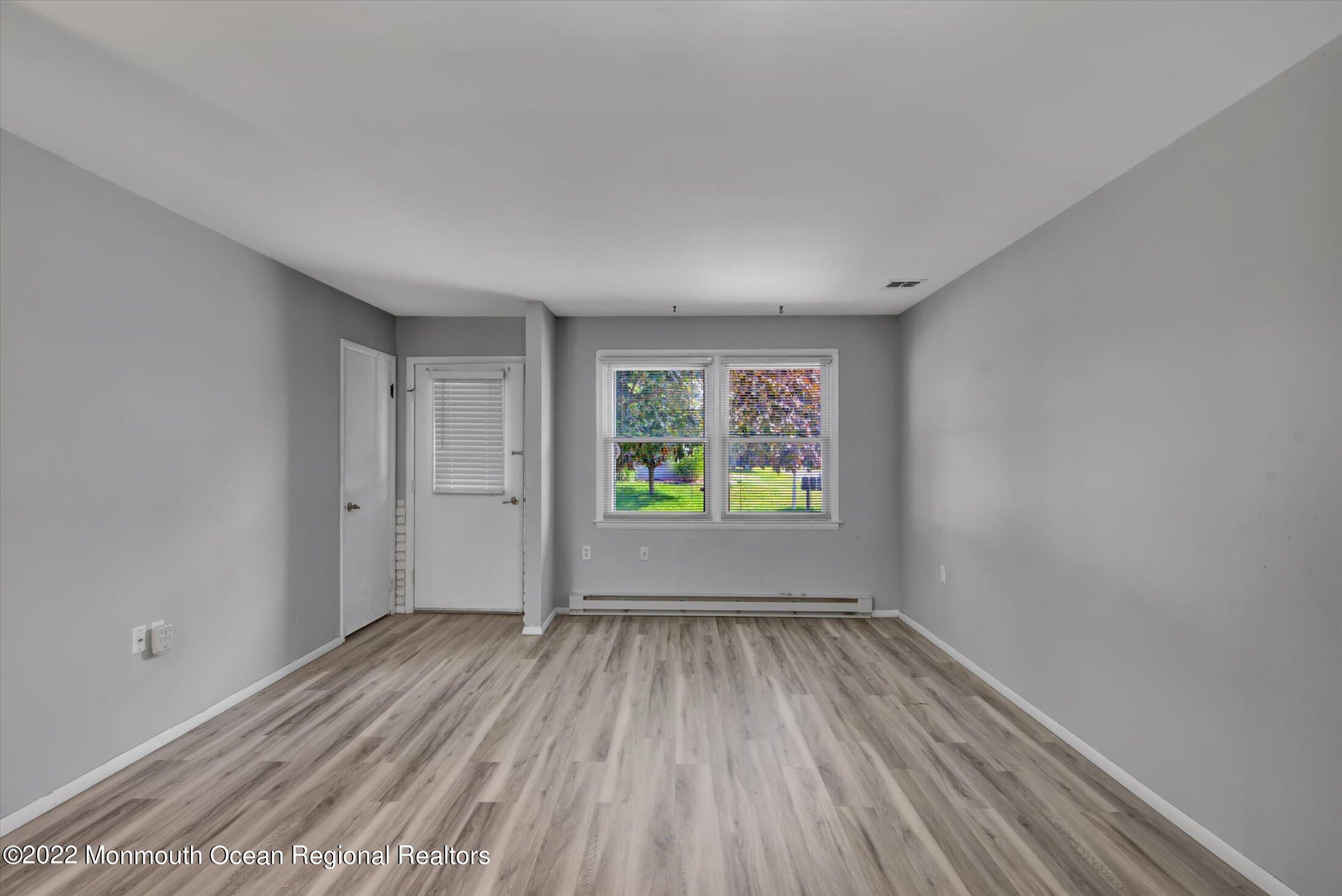 55 Hartford Road, Unit 73 Whiting, NJ 08759 - Photo 6 of 29 05-Living Room