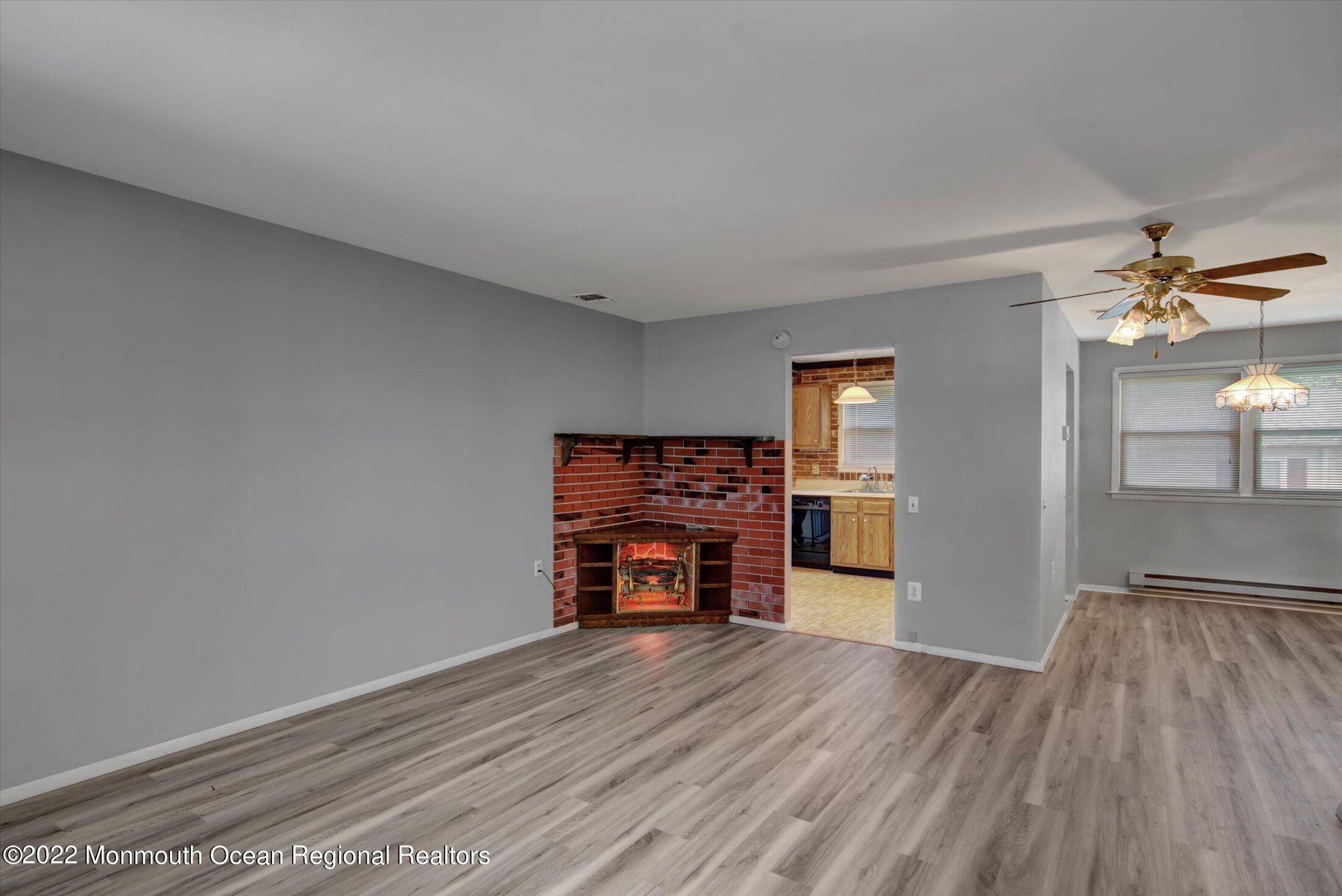 55 Hartford Road, Unit 73 Whiting, NJ 08759 - Photo 7 of 29 06-Living Room