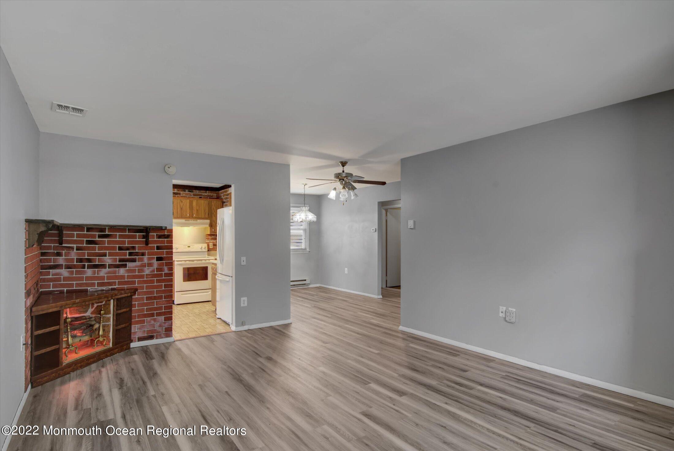 55 Hartford Road, Unit 73 Whiting, NJ 08759 - Photo 8 of 29 07-Living Room