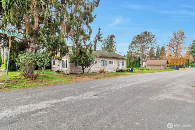 $360,000 | 303 South Baker Street, Mount Vernon, WA 98273