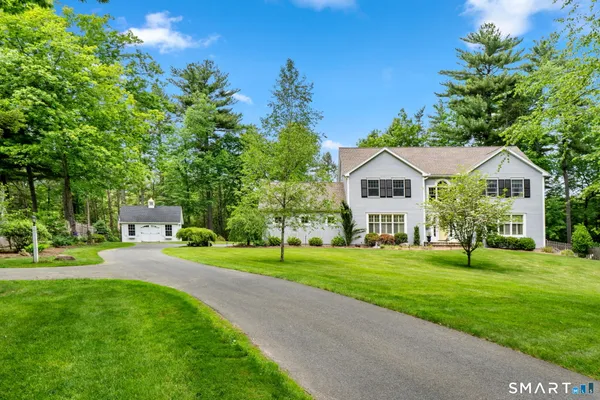$899,900 | 7 Tallwood Lane, Simsbury, CT 06089