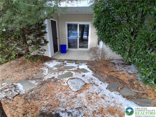 $295,000 | 1607 Briarwood Lane, Unit A, Bethlehem, PA 18020