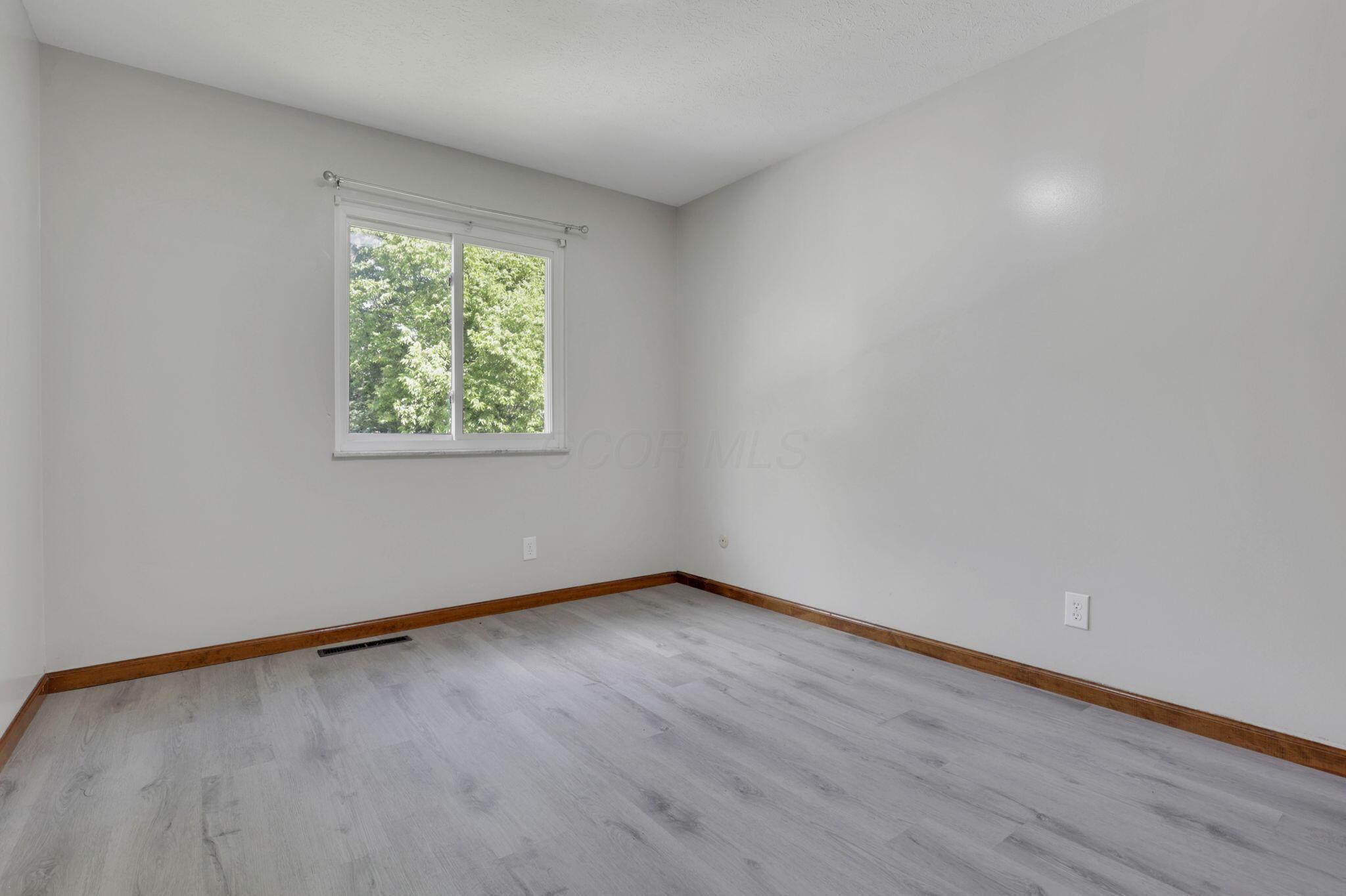 1588 Fall Brook Road Columbus, OH 43223 - Photo 22 of 54