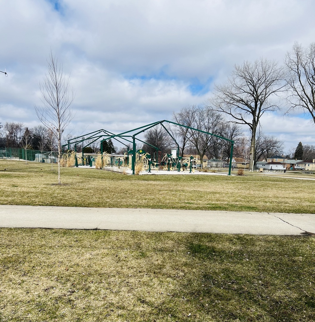 605 North Wolf Road, Unit 8E Hillside, IL 60162 - Photo 18 of 18