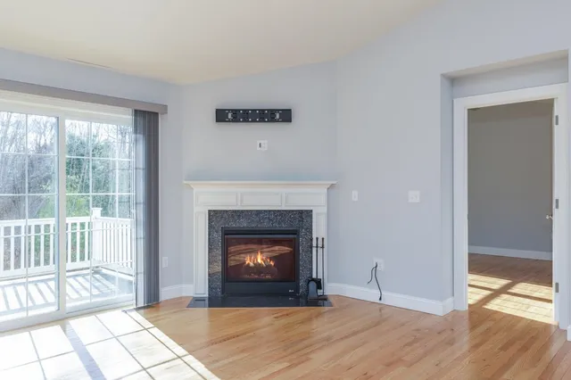 $599,000 | 40 B Brackett Lane, Hudson, NH 03051