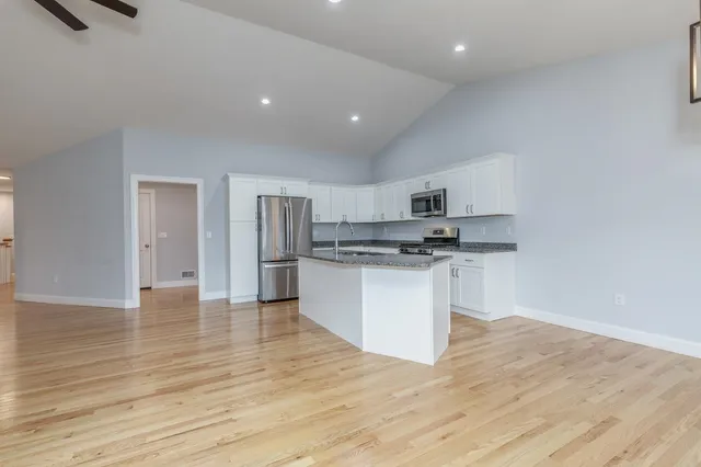 $599,000 | 40 B Brackett Lane, Hudson, NH 03051