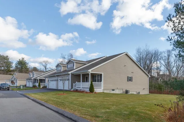 $599,000 | 40 B Brackett Lane, Hudson, NH 03051