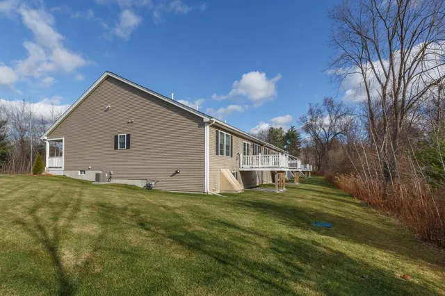 $599,000 | 40 B Brackett Lane, Hudson, NH 03051