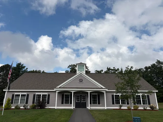 $599,000 | 40 B Brackett Lane, Hudson, NH 03051