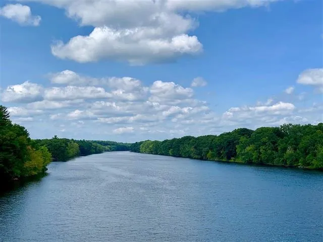 $599,000 | 40 B Brackett Lane, Hudson, NH 03051