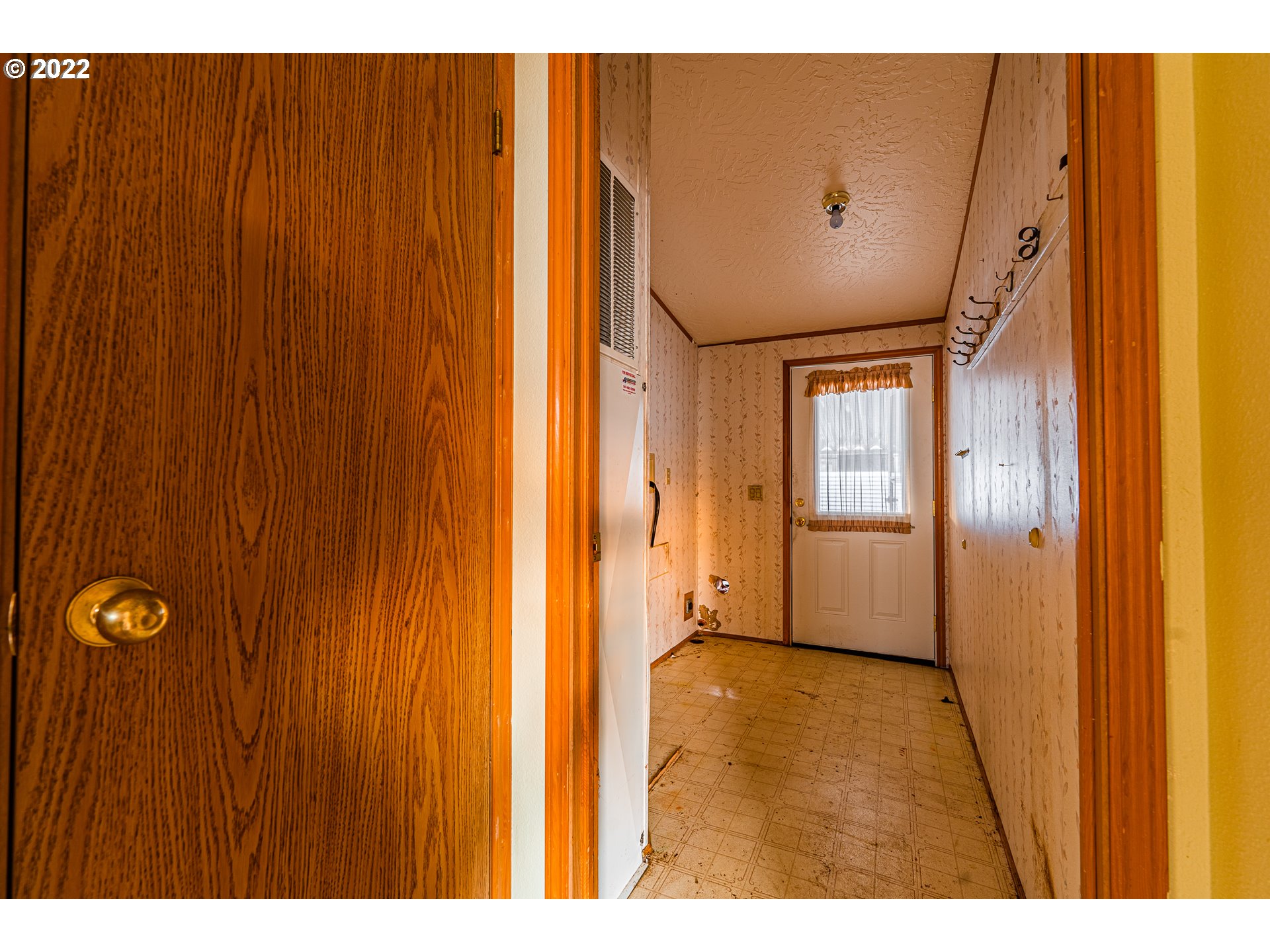 1699 North Terry Street, Unit SP149 Eugene, OR 97402 - Photo 18 of 25 a view of an entryway