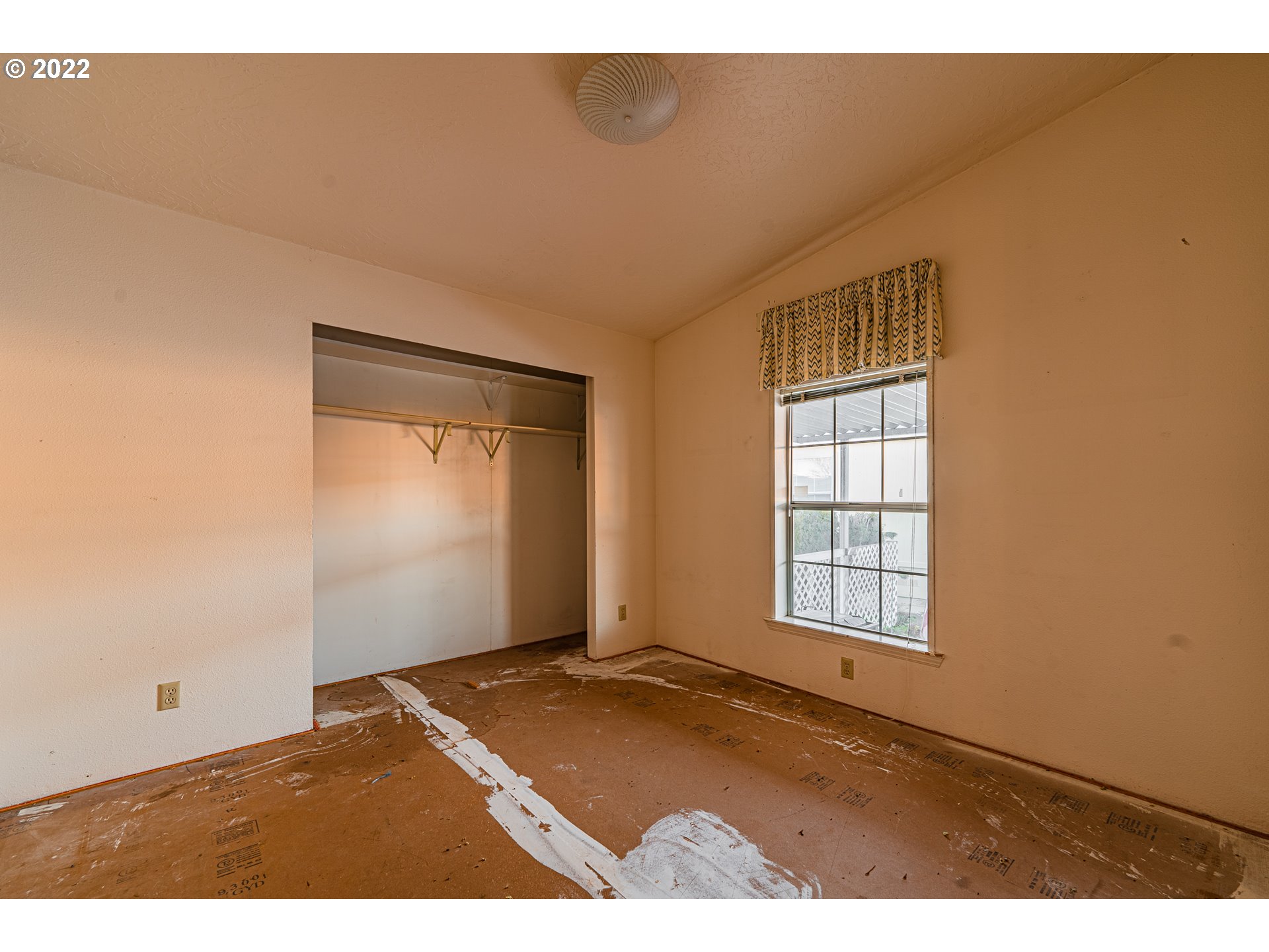 1699 North Terry Street, Unit SP149 Eugene, OR 97402 - Photo 20 of 25 a view of an empty room with a window