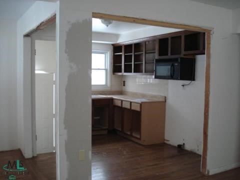 179 West Rutgers Avenue Pontiac, MI 48340 - Photo 6 of 10 120320-5.JPG