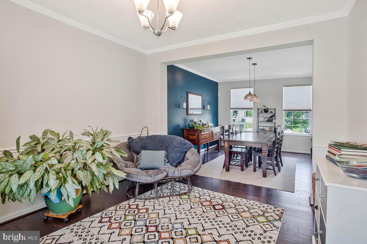 15801 Aerial View Road Woodbridge, VA 22193 - Photo 12 of 52 Dining/Living