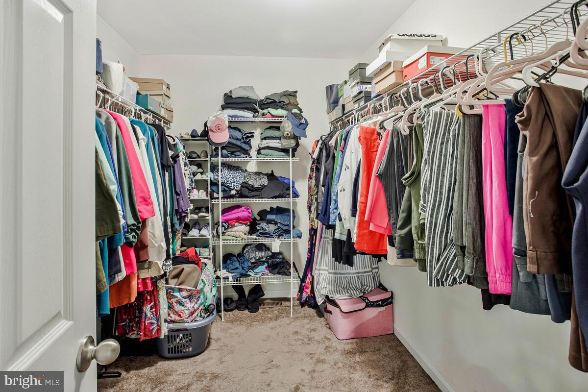 15801 Aerial View Road Woodbridge, VA 22193 - Photo 26 of 52 Master Closet