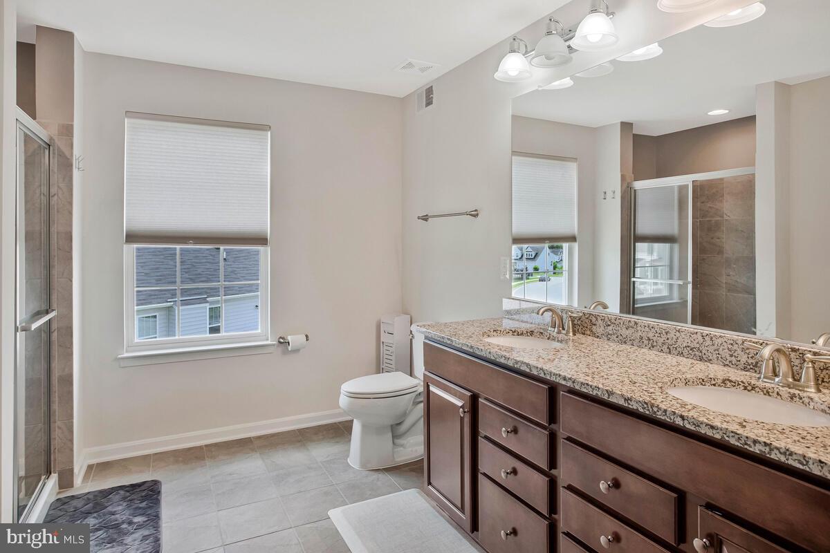 15801 Aerial View Road Woodbridge, VA 22193 - Photo 27 of 52 Master Bath