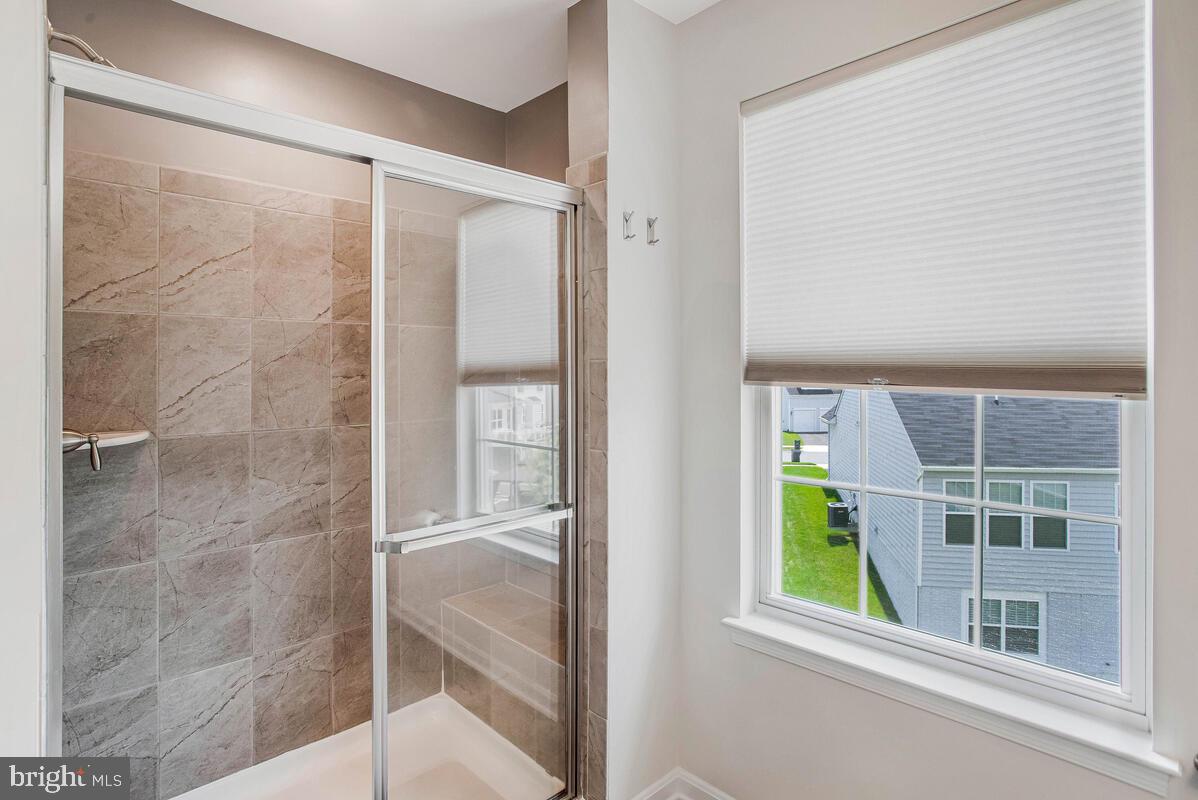 15801 Aerial View Road Woodbridge, VA 22193 - Photo 28 of 52 Master Walk-in Shower