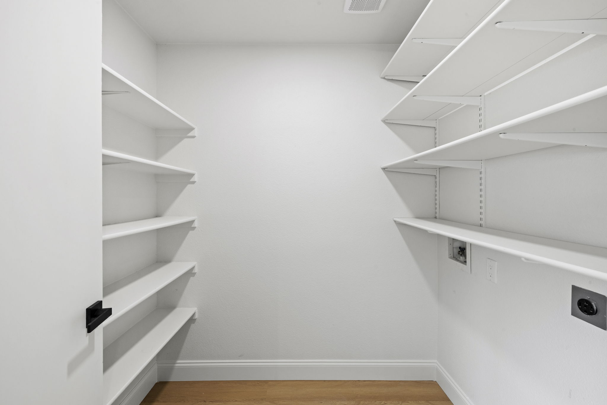 3722 Blue Cat Way Round Rock, TX 78665 - Photo 13 of 40 a view of walk in closet