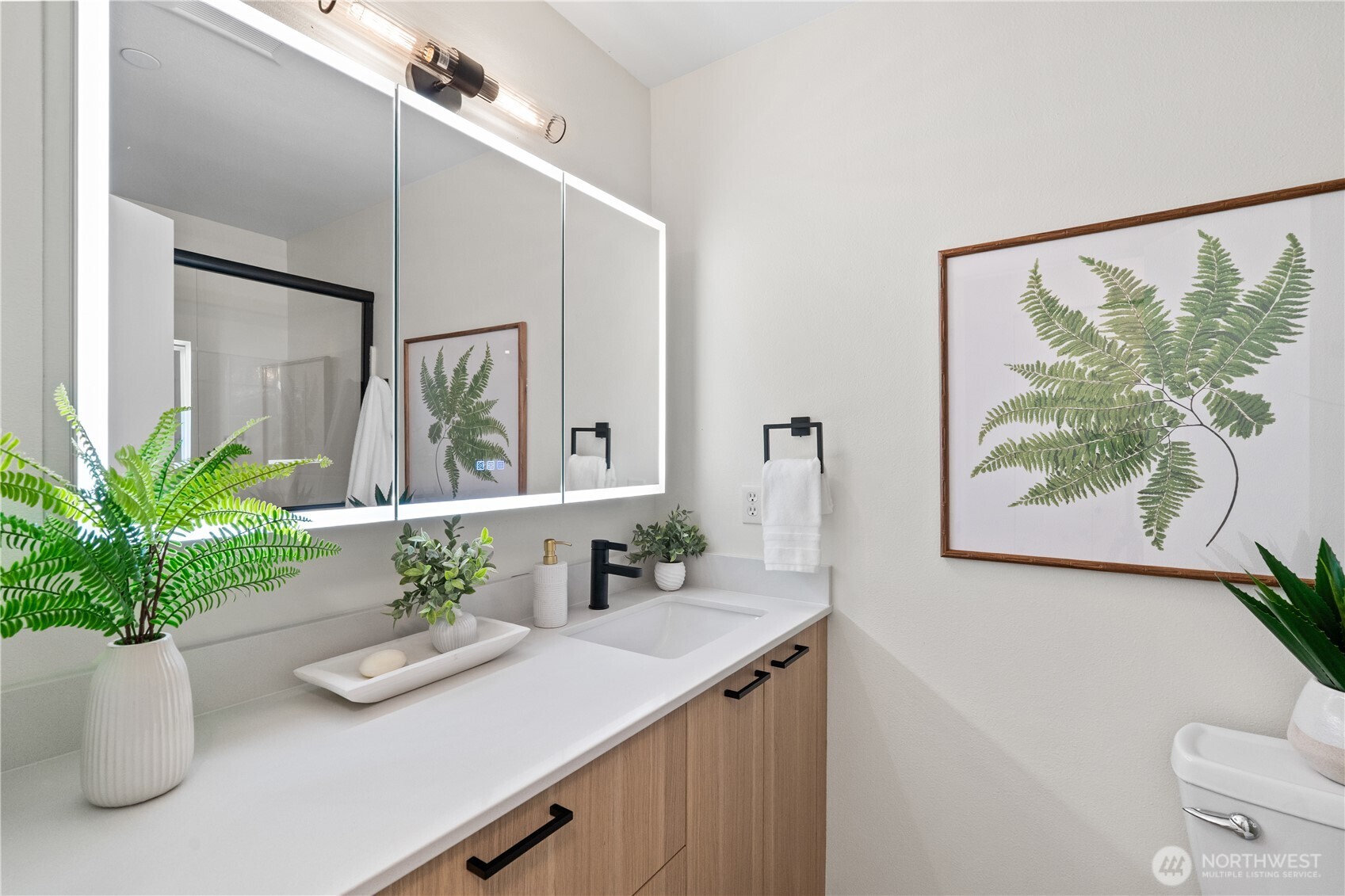 23210 Fitzgerald Road, Unit 1 Bothell, WA 98021 - Photo 9 of 20