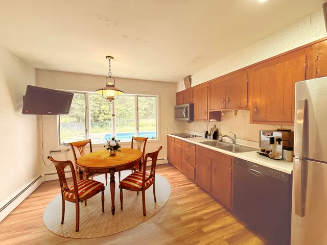 $379,900 | 54 Pine Ledge Road, Bangor, ME 04401