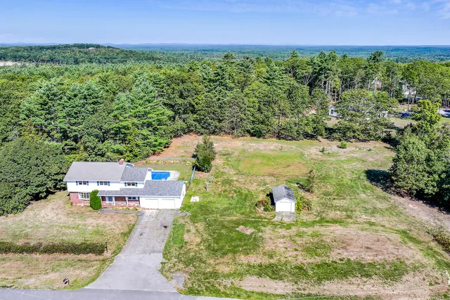 $379,900 | 54 Pine Ledge Road, Bangor, ME 04401
