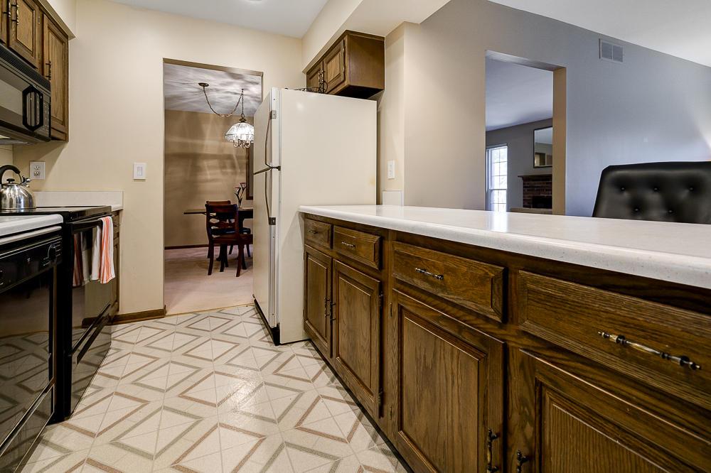 2142 Coach Road North, Unit 12 Columbus, OH 43220 - Photo 11 of 26