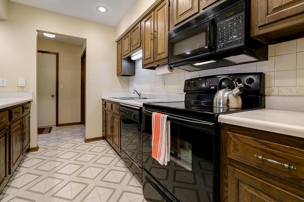 2142 Coach Road North, Unit 12 Columbus, OH 43220 - Photo 12 of 26